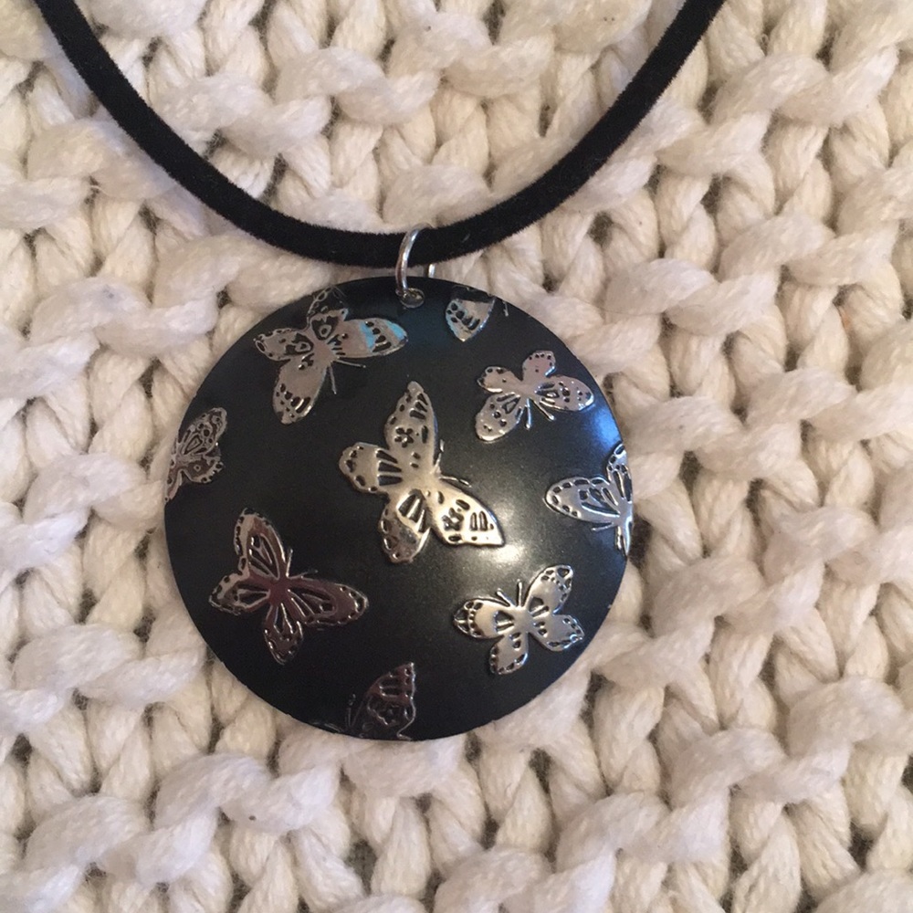 NWOT butterfly necklace - Picture 2 of 5